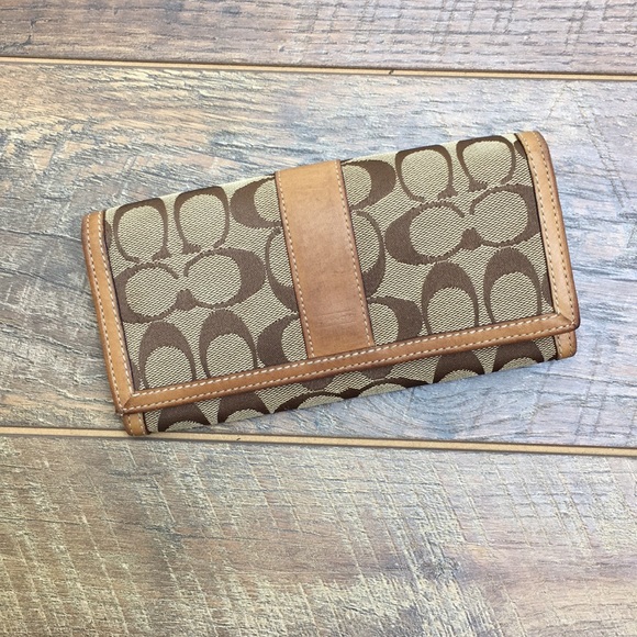 Coach Handbags - Coach Wallet